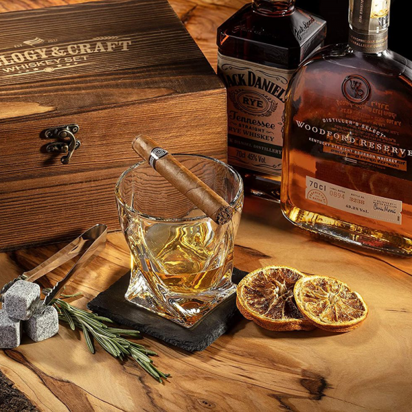 Elegant Whiskey Set in Wooden Box