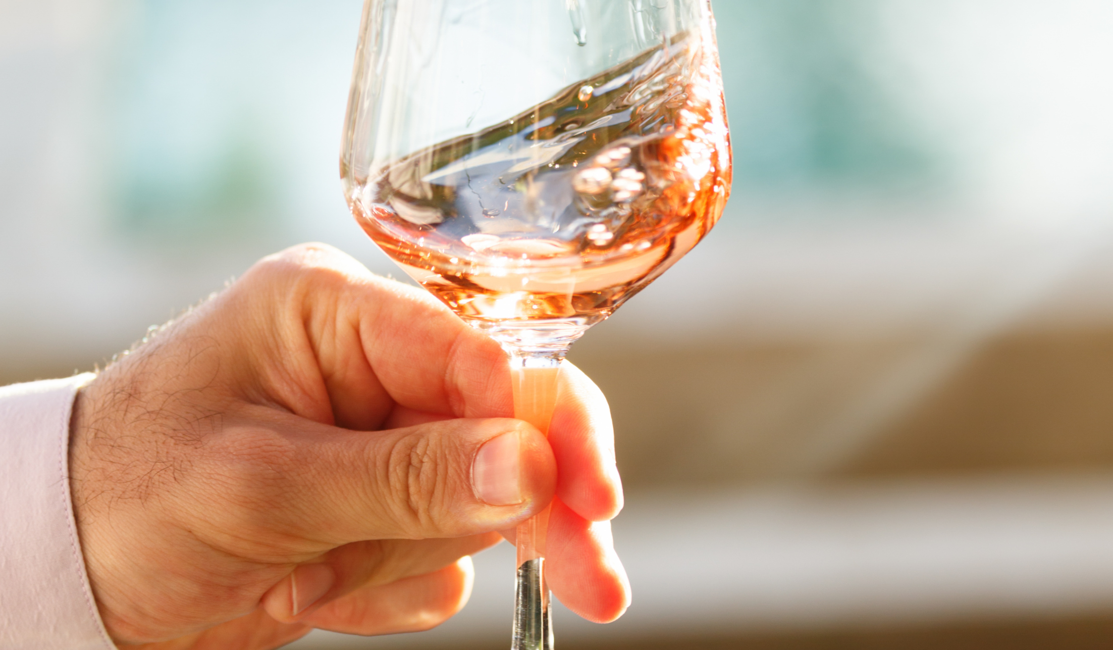 How to hold a wine glass? | Wine-n-Gear