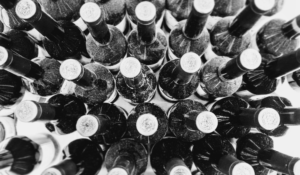 Wine Closures vs. Wine Stoppers: Understanding the Differences and Uses