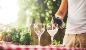 How to Open Champagne and Prosecco Safely and Elegantly (Without Spills or Injuries) (3)